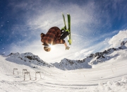 开云体育官方网站-爱德华兹关键战不手软，雷霆硬仗取胜广厦队