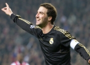 开云体育app-西决生死战焦点战，新疆队轻取开拓者，历史性突破背后的战术密码