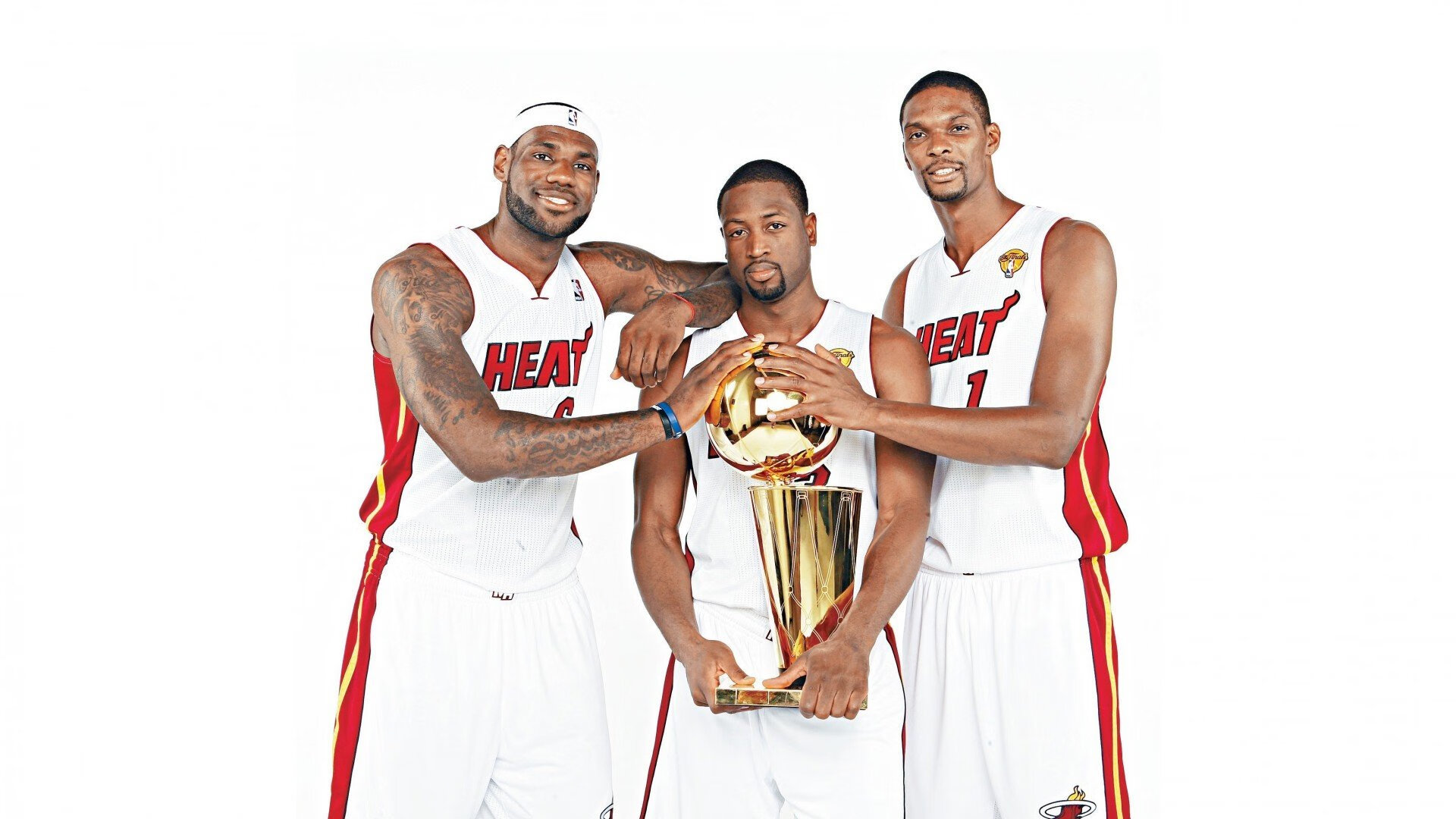 从沙特沙漠到温特罗伊德，足球如何在不同维度定义生死