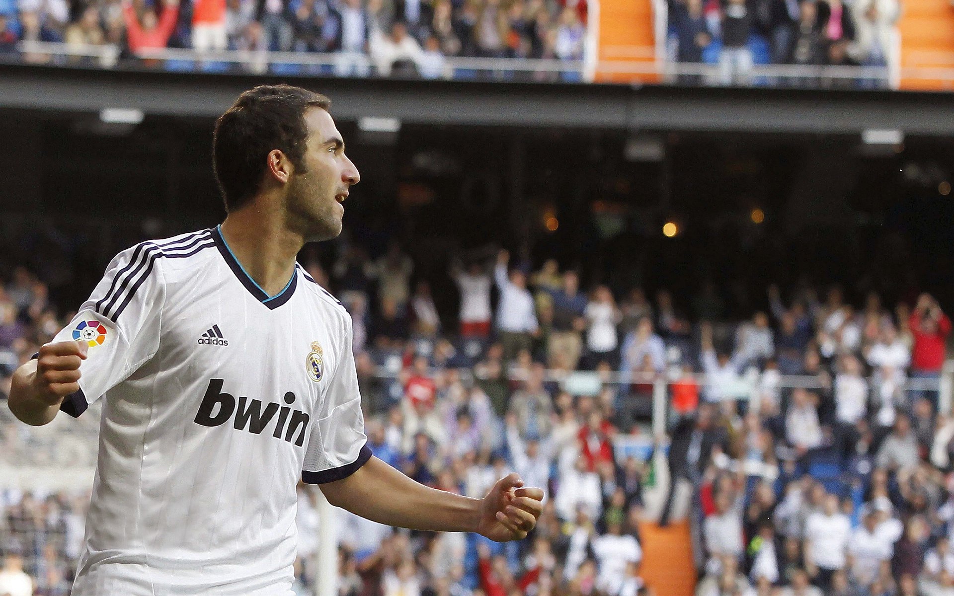 年度焦点之战之夜，奥纳纳刷新纪录，改写门将历史