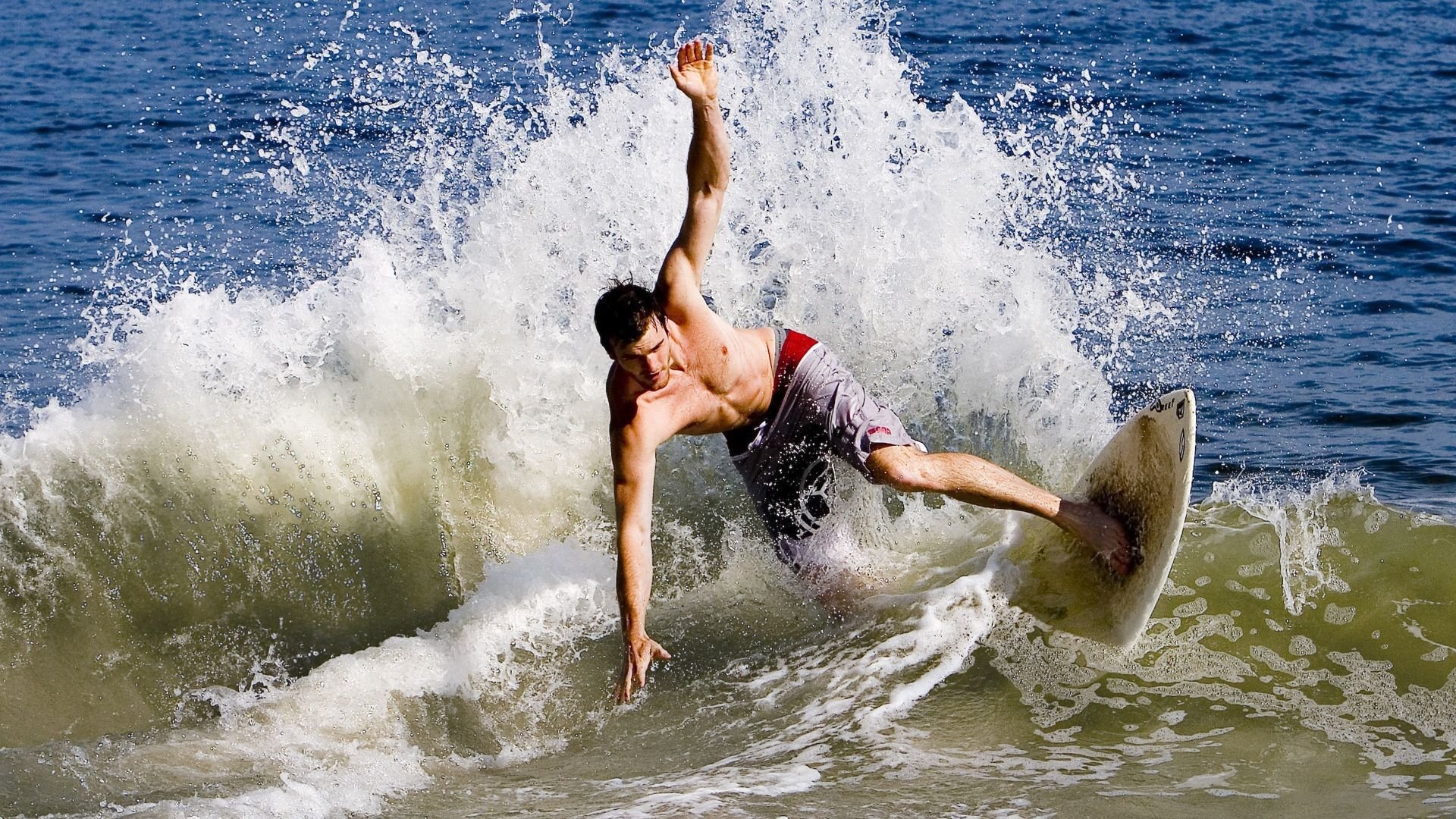利拉德独舞江南岸，浙江队击溃老鹰，年度焦点之战见证巨星接管