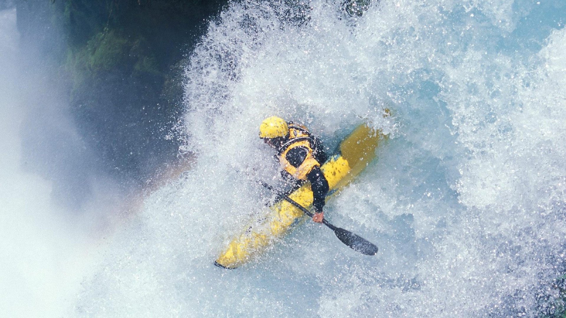 赛道上的新王冠，阿什拉夫在F1新赛季揭幕战之夜加冕焦点