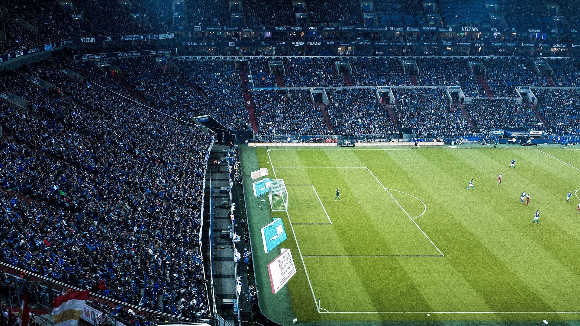 银箭破晓,汉密尔顿的绝对统治与梅赛德斯对红牛二队的轻取